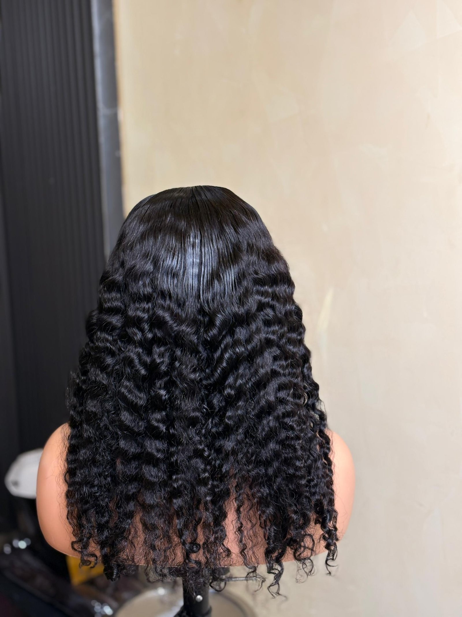 18'' DOUBLE DRAWN DEEP WAVE 4X4 CLOSURE WIG 200GRAMS - Image 3