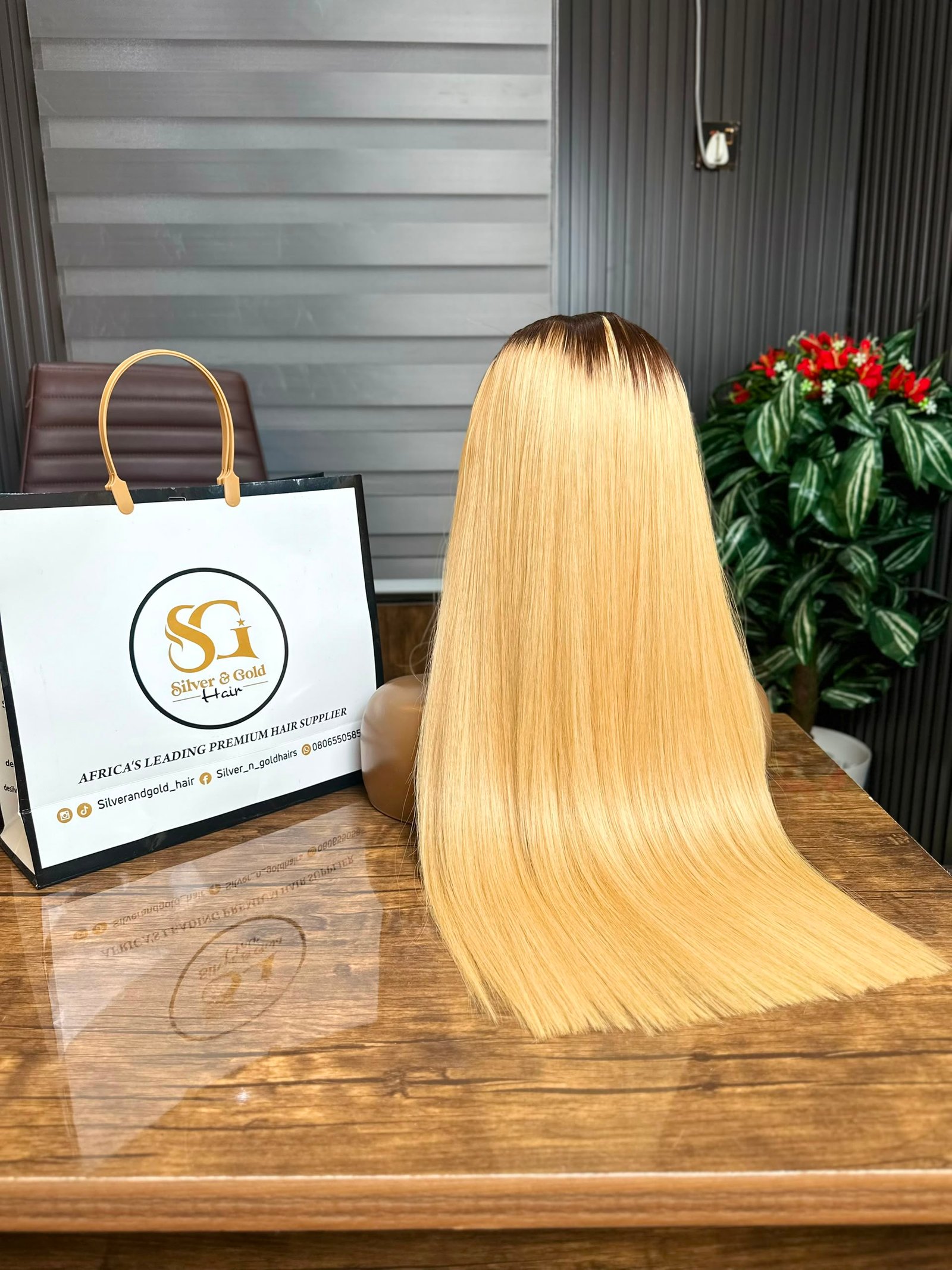 20'' 5X5 BLONDE SDD VIETNAMESE BONE 200GRAMS READY TO WEAR UNIT....