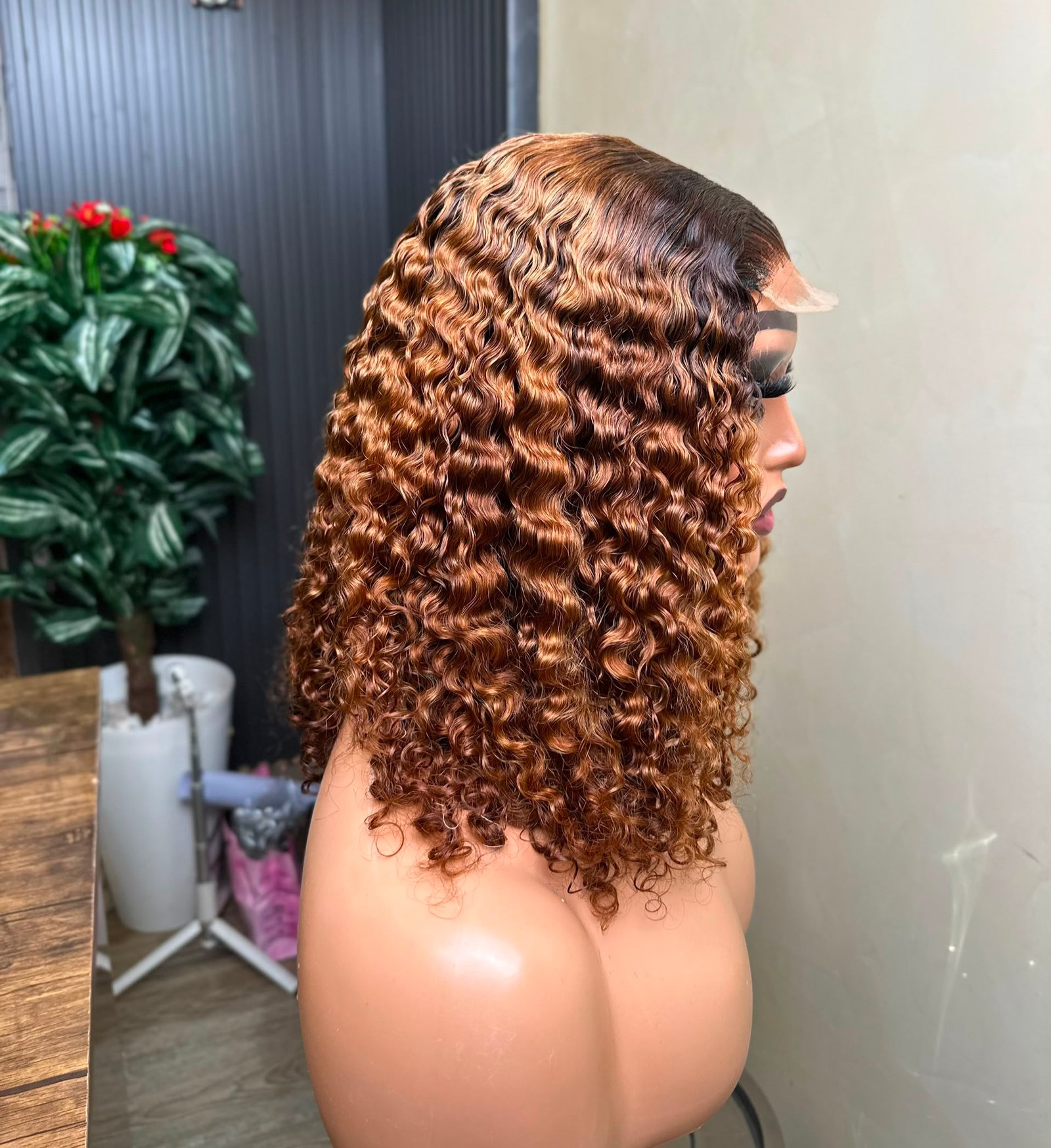 14'' SDD PIXIE CURL 5X5 CLOSURE WIG 200GRAMS- (GOLD COLOUR WITH DARK ROOT) - Image 2