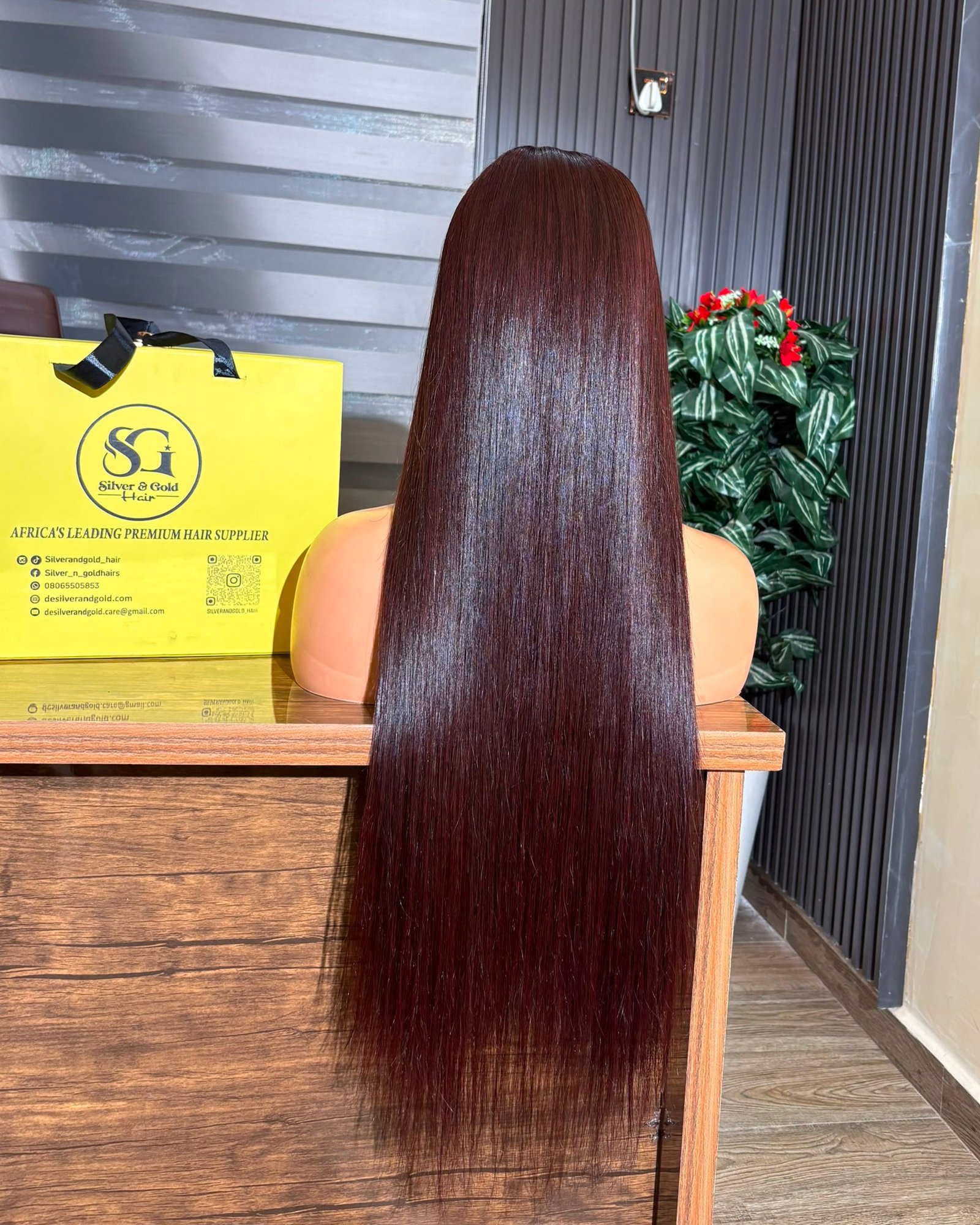 PREMIUM QUALITY- 26'' DARK BROWN COLOUR BONE STAIGHT 2X4 CLOSURE WIG 200GRAMS - Image 2